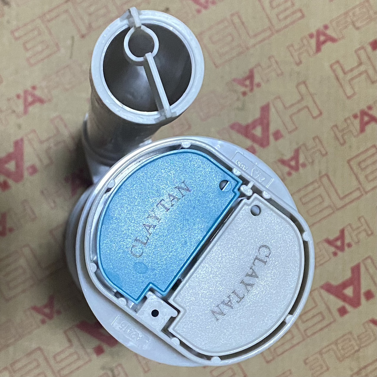 VAN XẢ NƯỚC BỒN CẦU HAFELE 588.64.030(588.64.988)