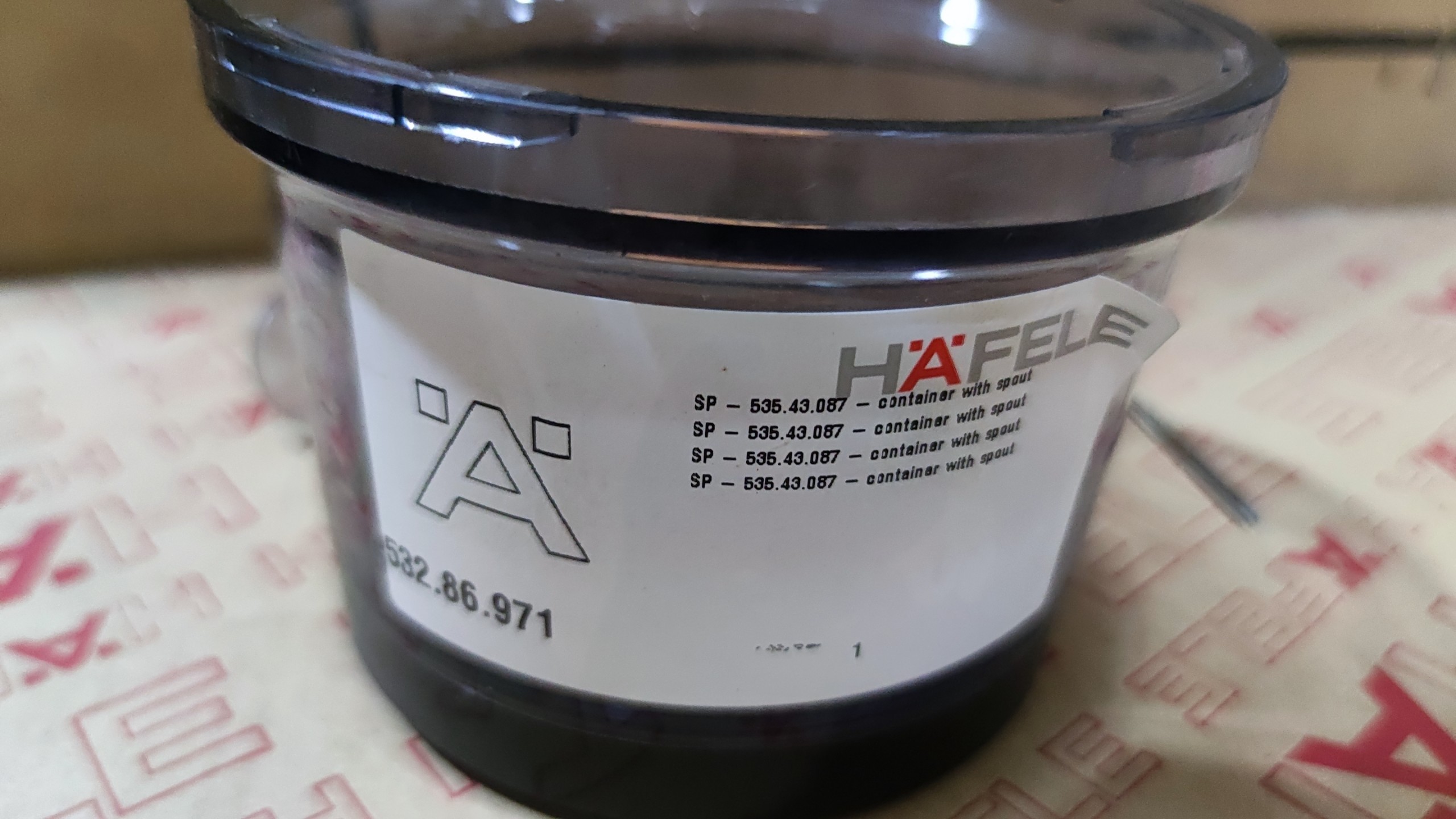 CỐC CHỨA NƯỚC VÀ VÒI MÁY ÉP CHẬM HAFELE 532.86.971