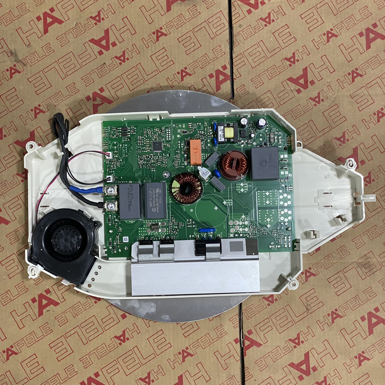 PHỤ KIỆN CỦA BẾP TỪ 3 VÙNG NẤU HC-I773B HAFELE 536.01.595(532.90.127)