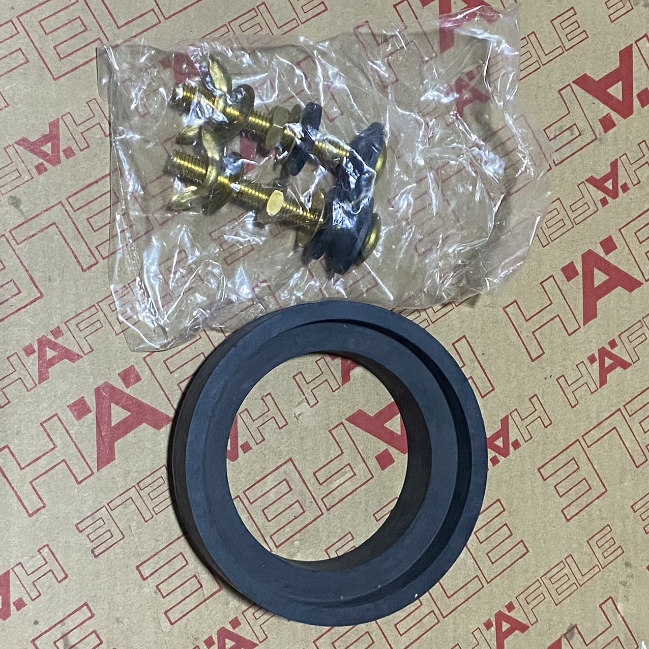 RON CAO SU BỒN CẦU 588.46.941